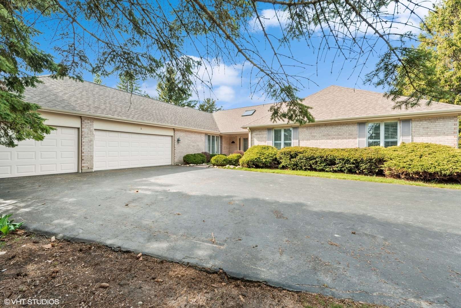 Hawthorn Woods, IL 60047,1 Hilltop Court