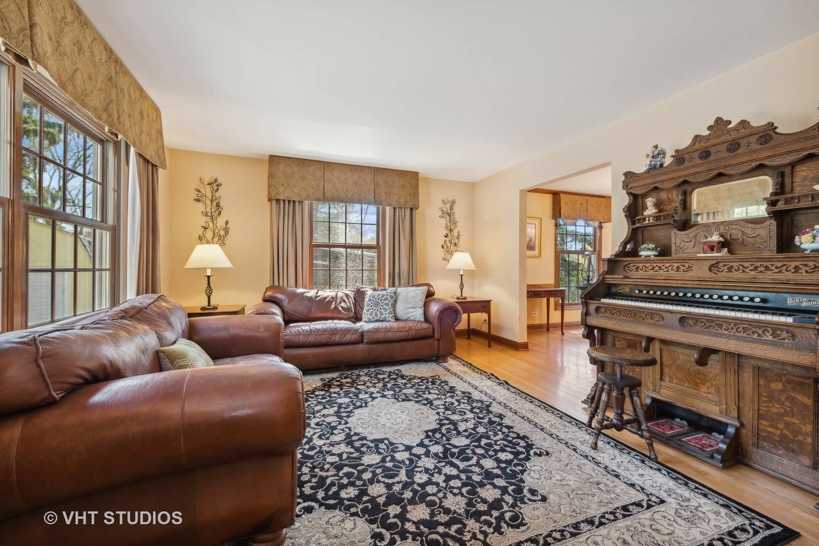 Barrington, IL 60010,140 S Wedgewood Drive