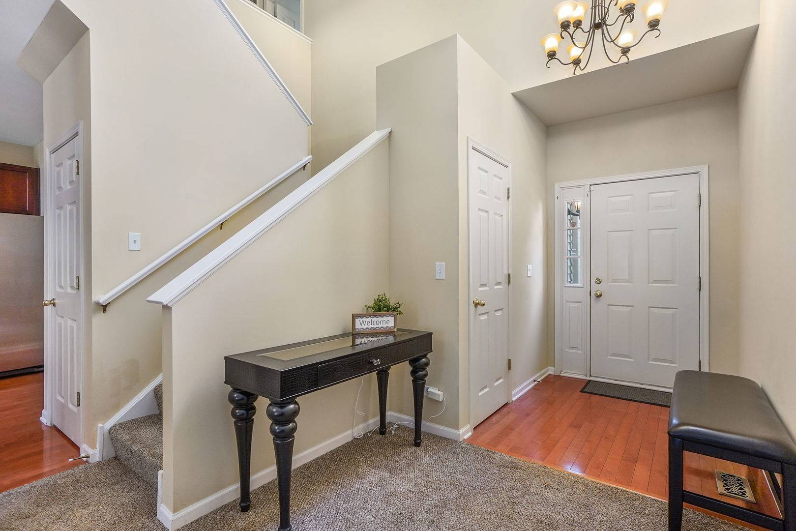 Aurora, IL 60502,446 JAMESTOWN Court