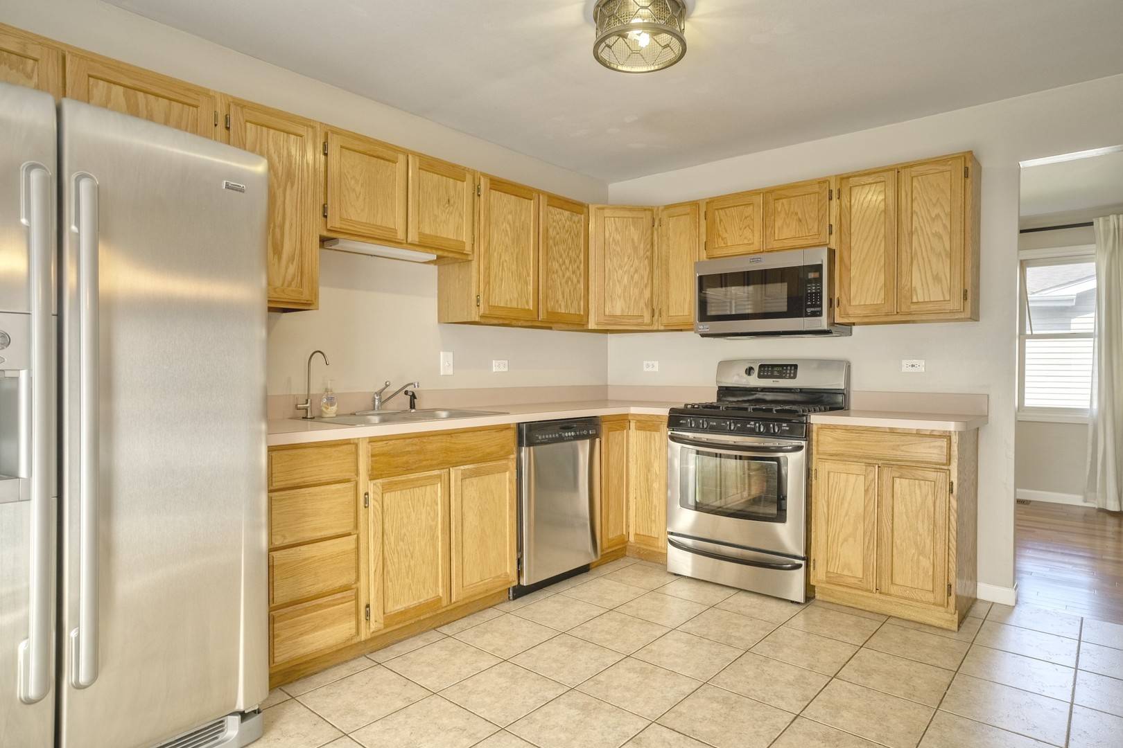 Steger, IL 60475,195 Knollwood Drive