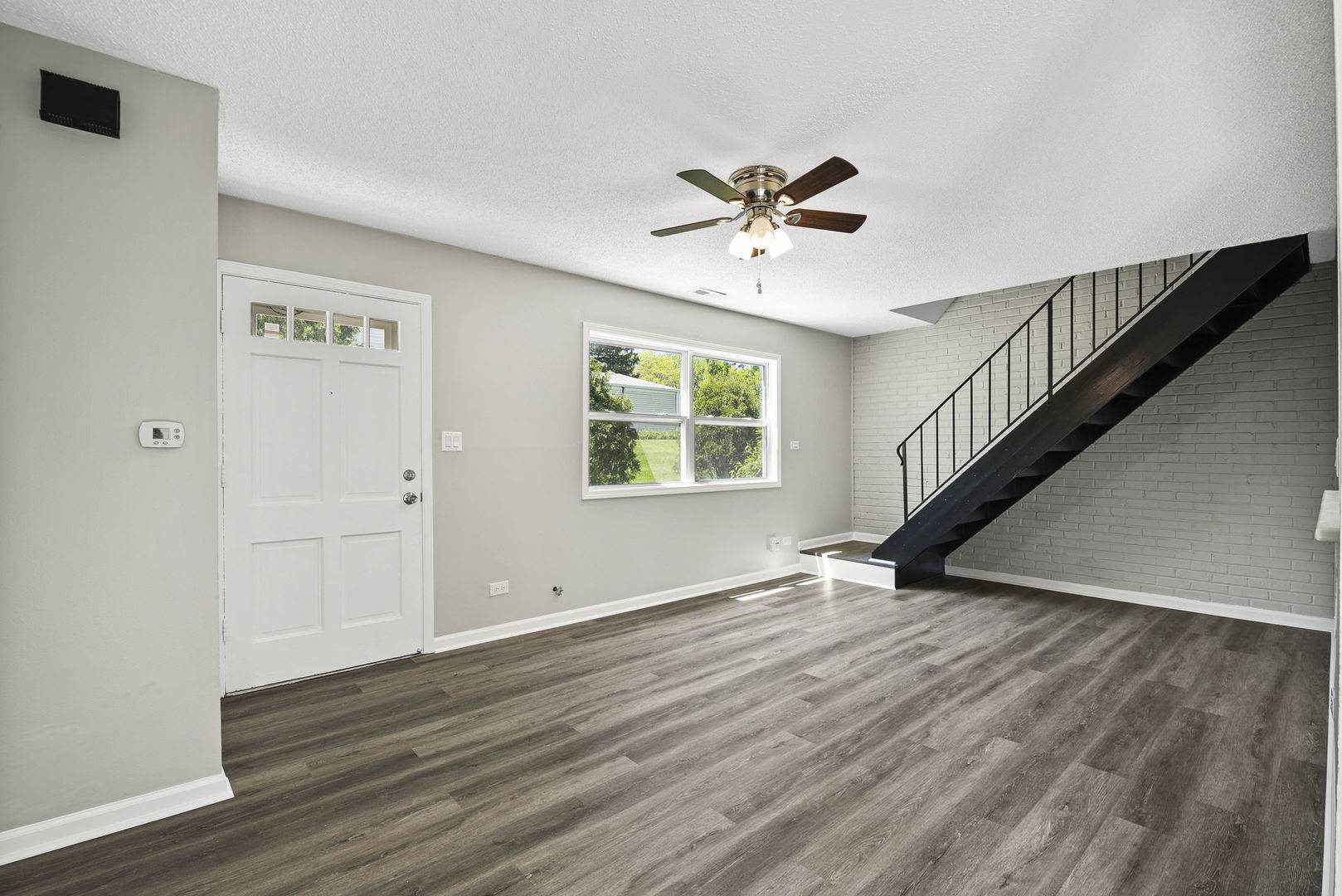 Bartlett, IL 60103,184 Rita Court #C