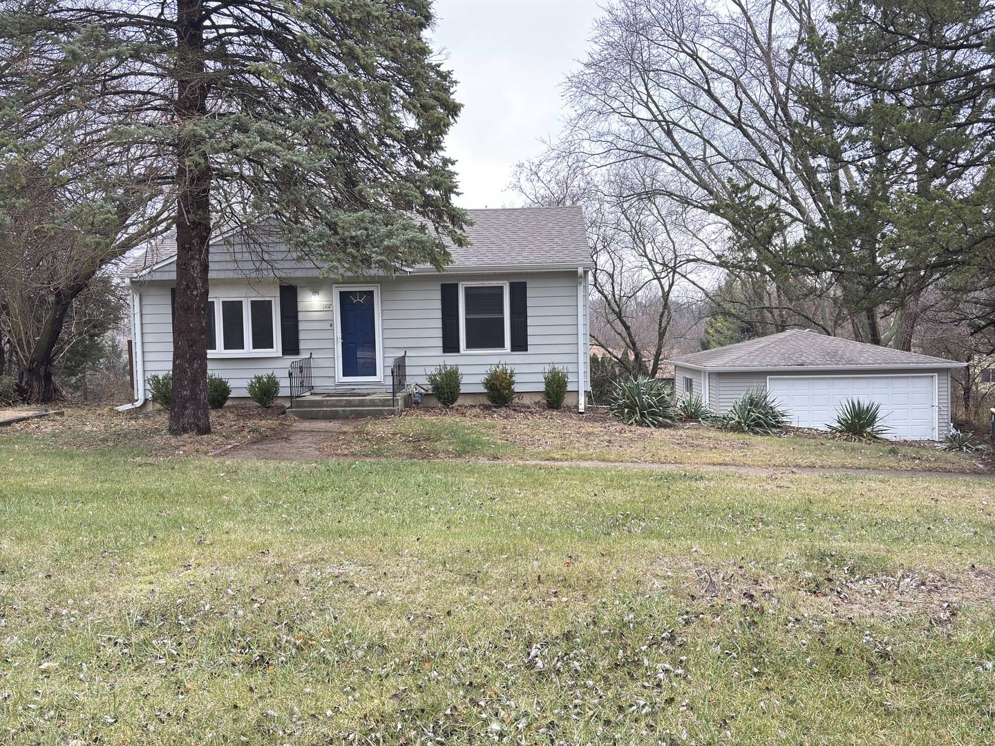 Barrington, IL 60010,1107 S Hough S Street