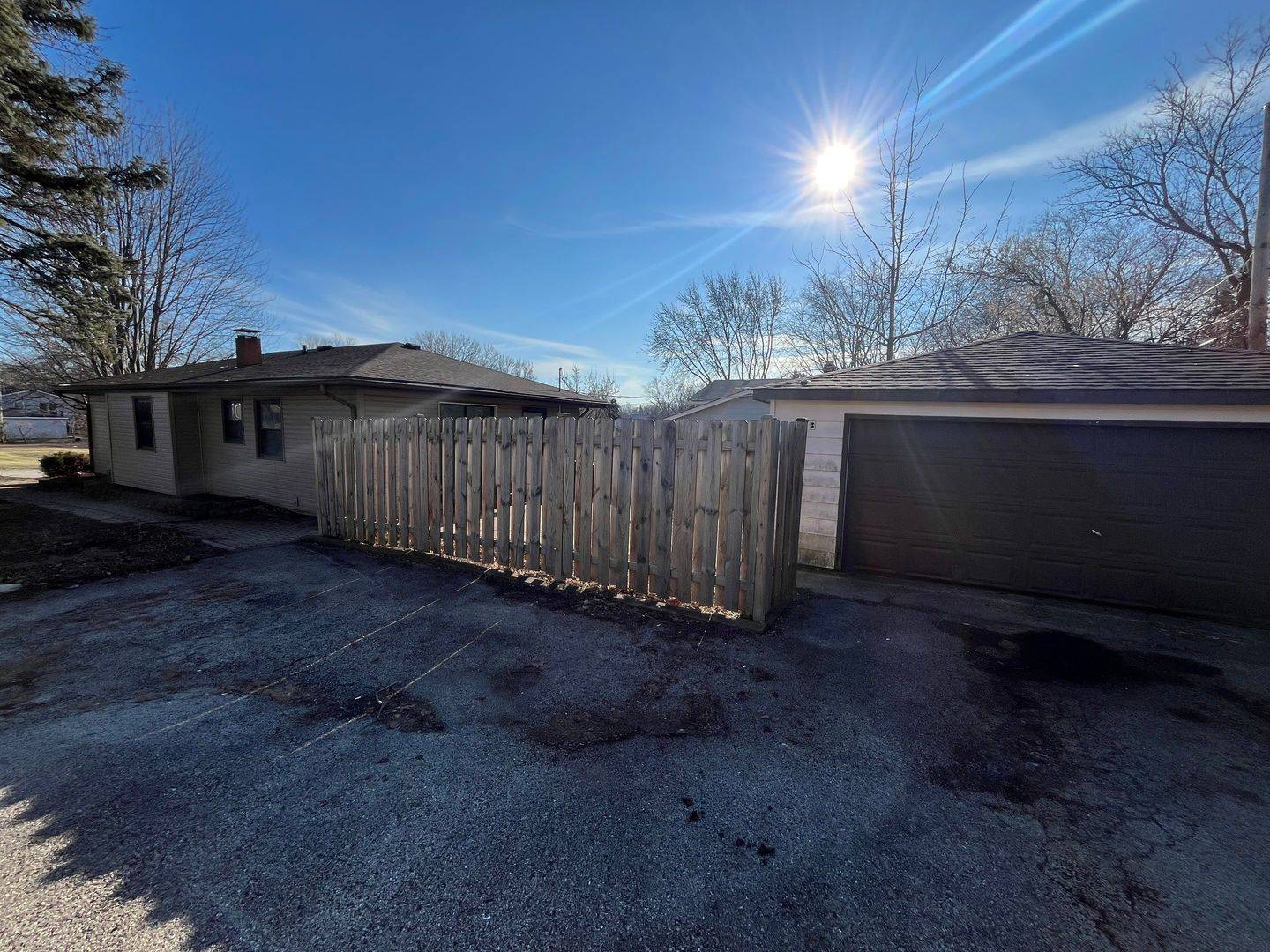 Round Lake Beach, IL 60073,1614 North Avenue
