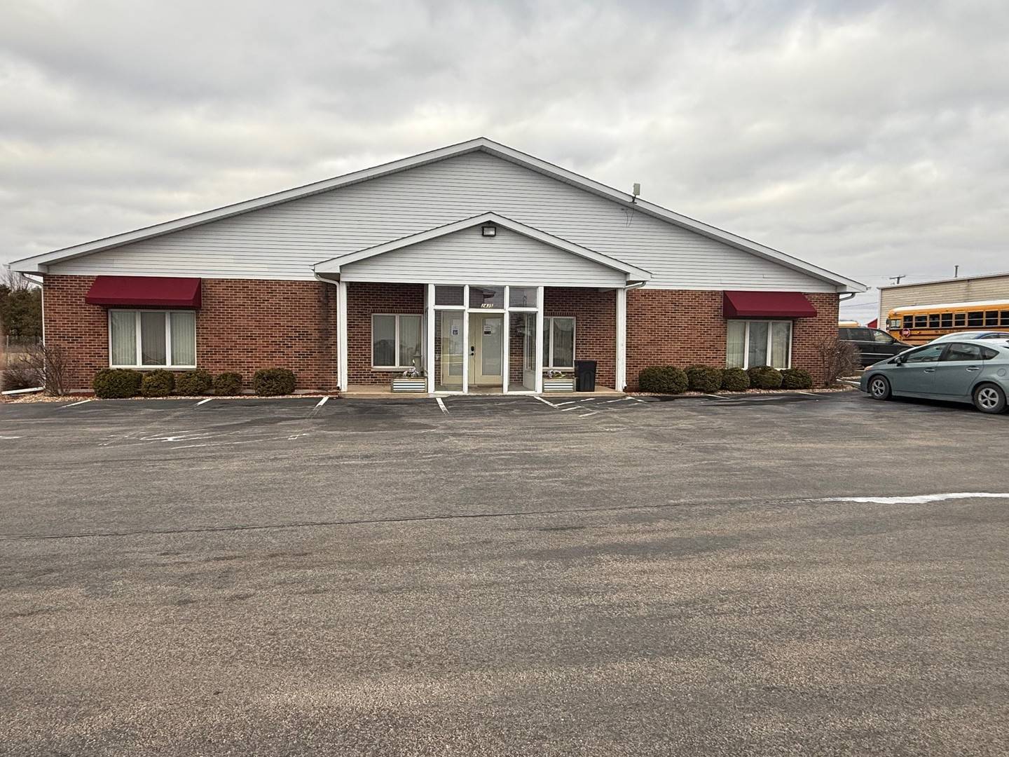 Sycamore, IL 60178,2431 Bethany Road #A-B