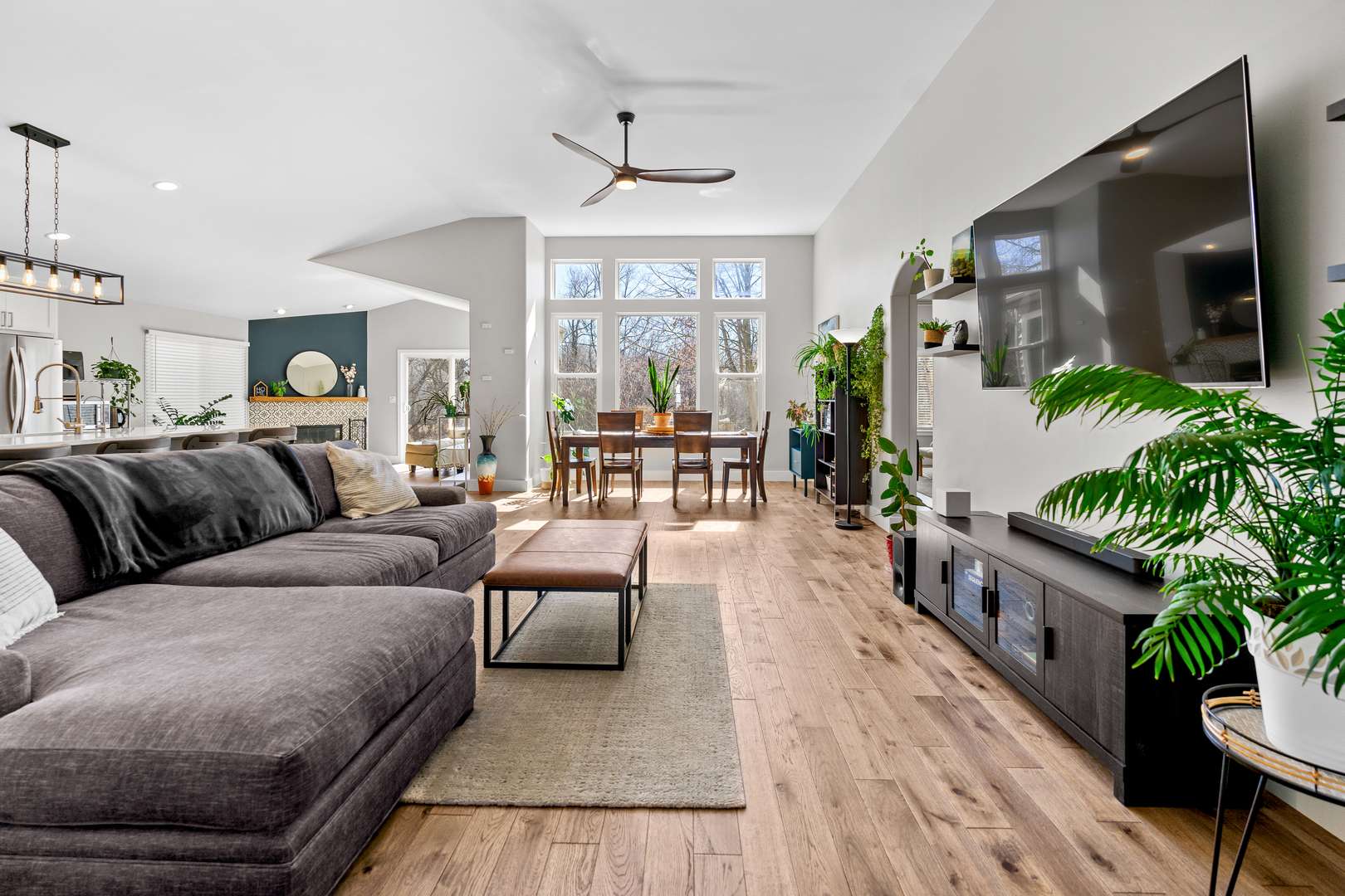 Round Lake, IL 60073,2155 Columbine Court