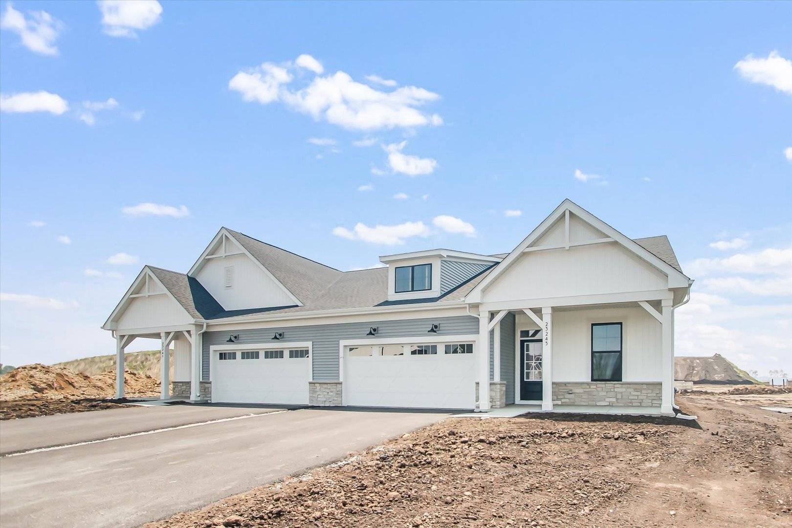 Plainfield, IL 60585,23245 W Kennebec Drive