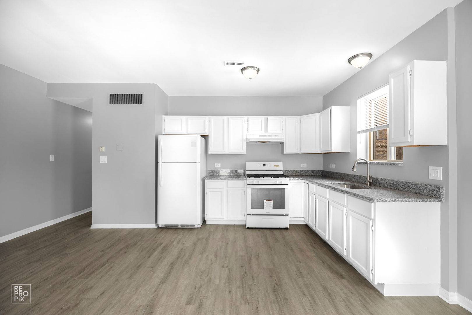 Chicago, IL 60624,3814 W Grenshaw Street #1