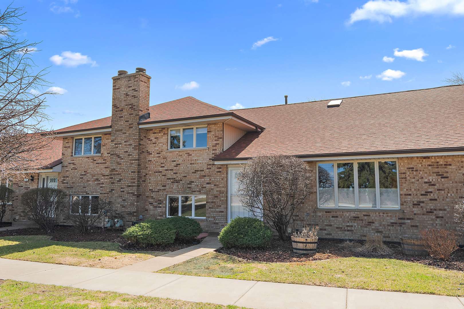 Orland Park, IL 60462,7512 W Willowood Court