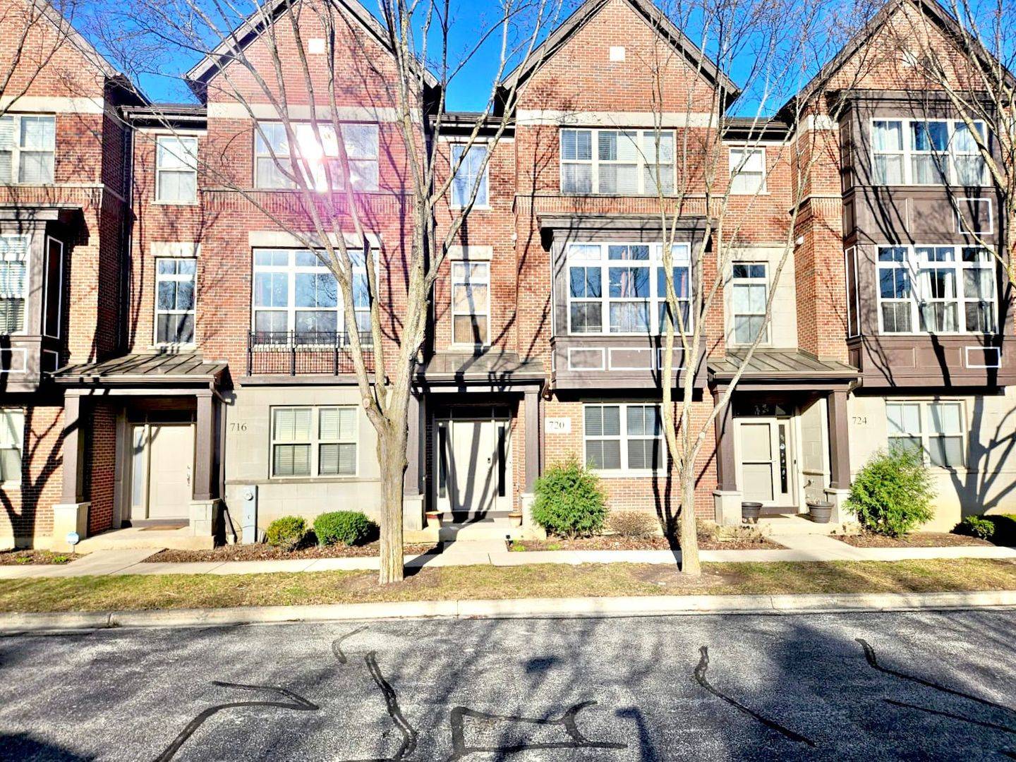 Vernon Hills, IL 60061,720 Telluride Court