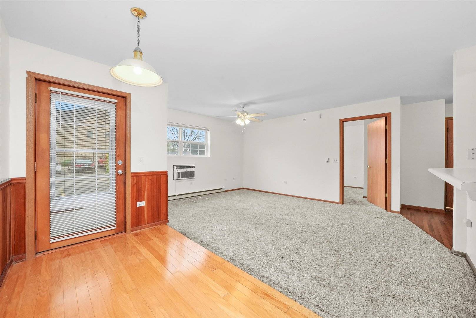 Round Lake Beach, IL 60073,1580 W Sand Bar Court #1D