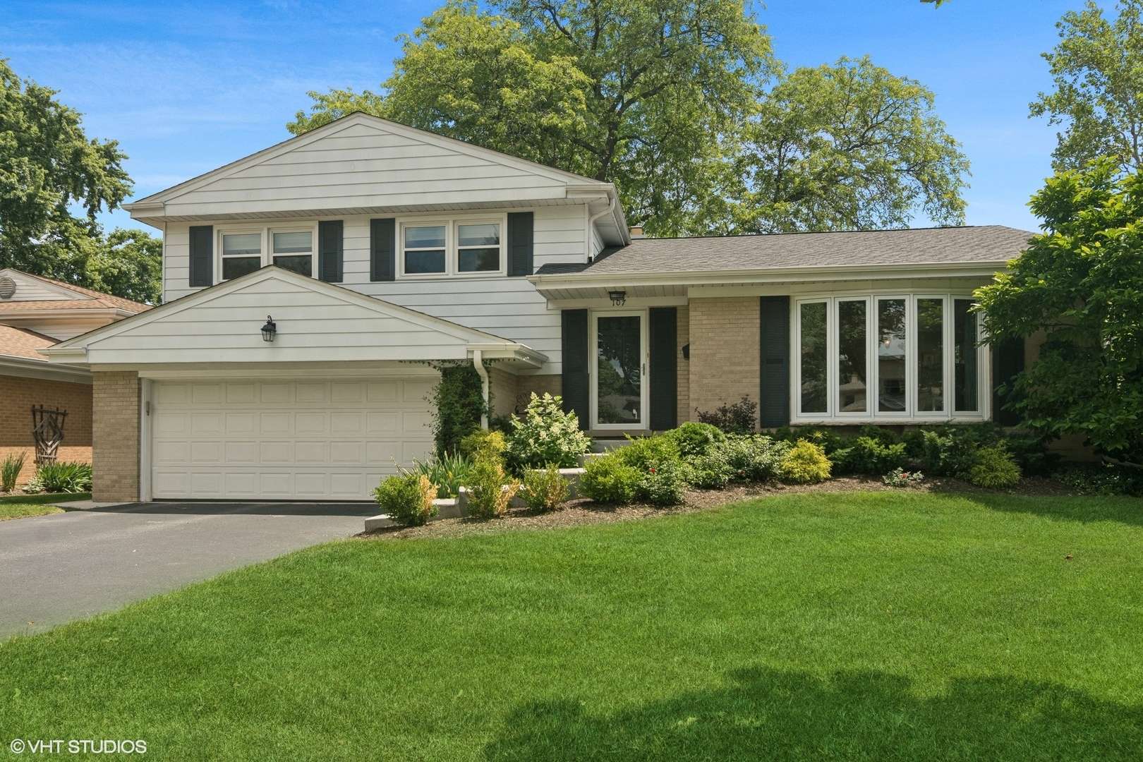 Arlington Heights, IL 60004,107 N Donald Avenue