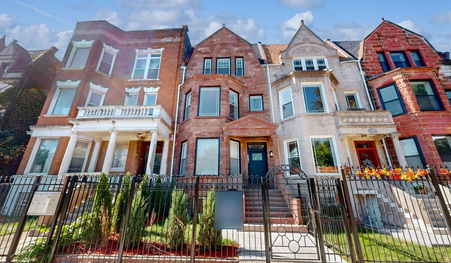 Chicago, IL 60653,4450 S Prairie Avenue