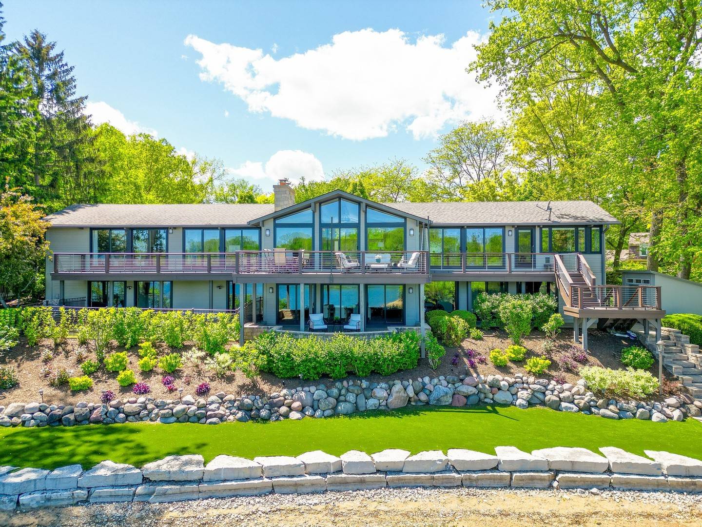Libertyville, IL 60048,1120 Sandstone Drive