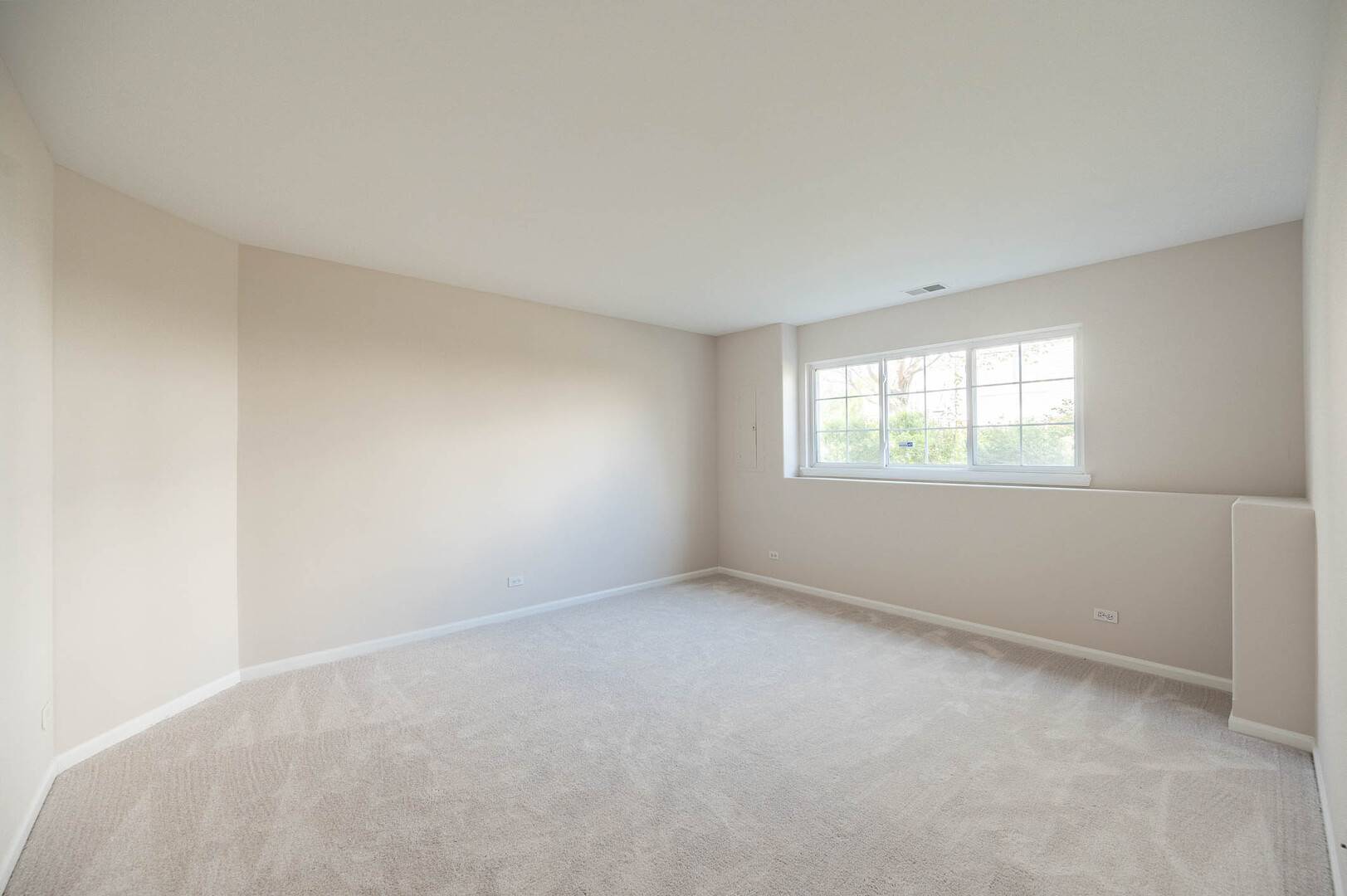 Round Lake, IL 60073,573 S Rosehall Lane #0