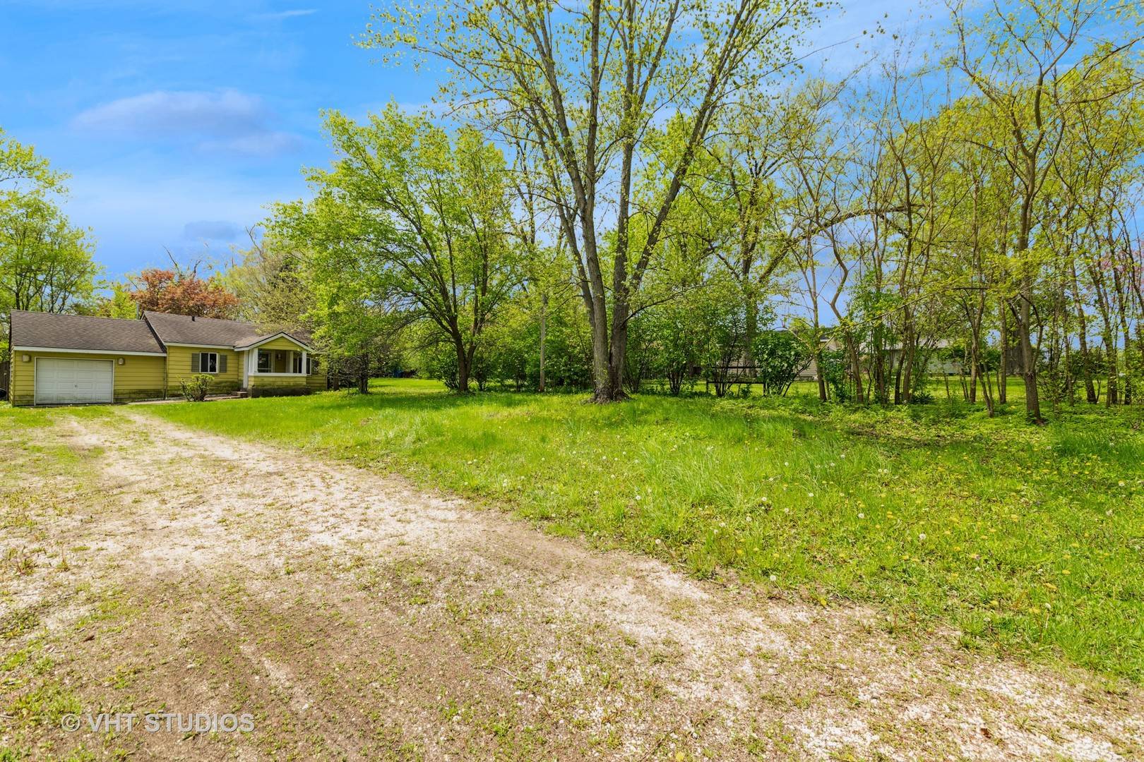 South Elgin, IL 60177,561 South Drive