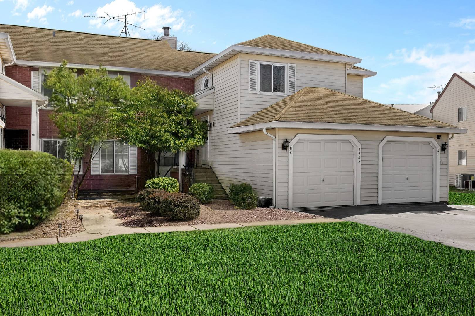 Woodridge, IL 60517,2485 Brunswick Circle #B2