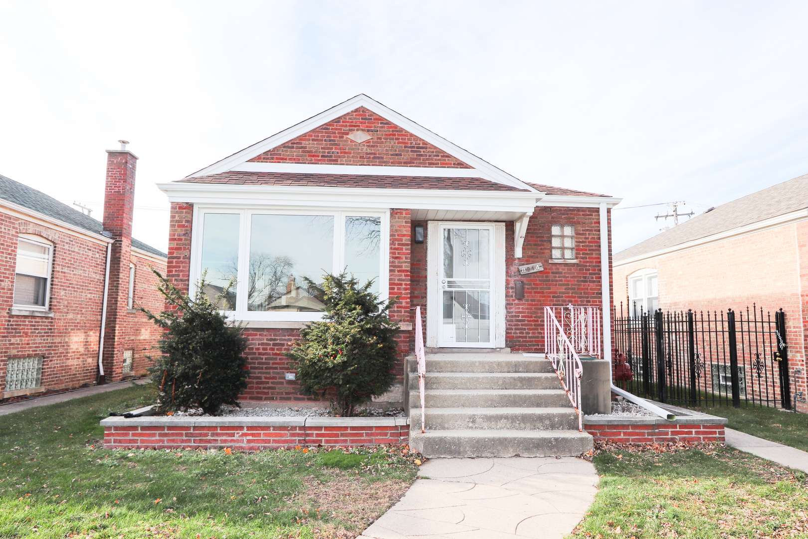 Chicago, IL 60617,8914 S Cornell Avenue