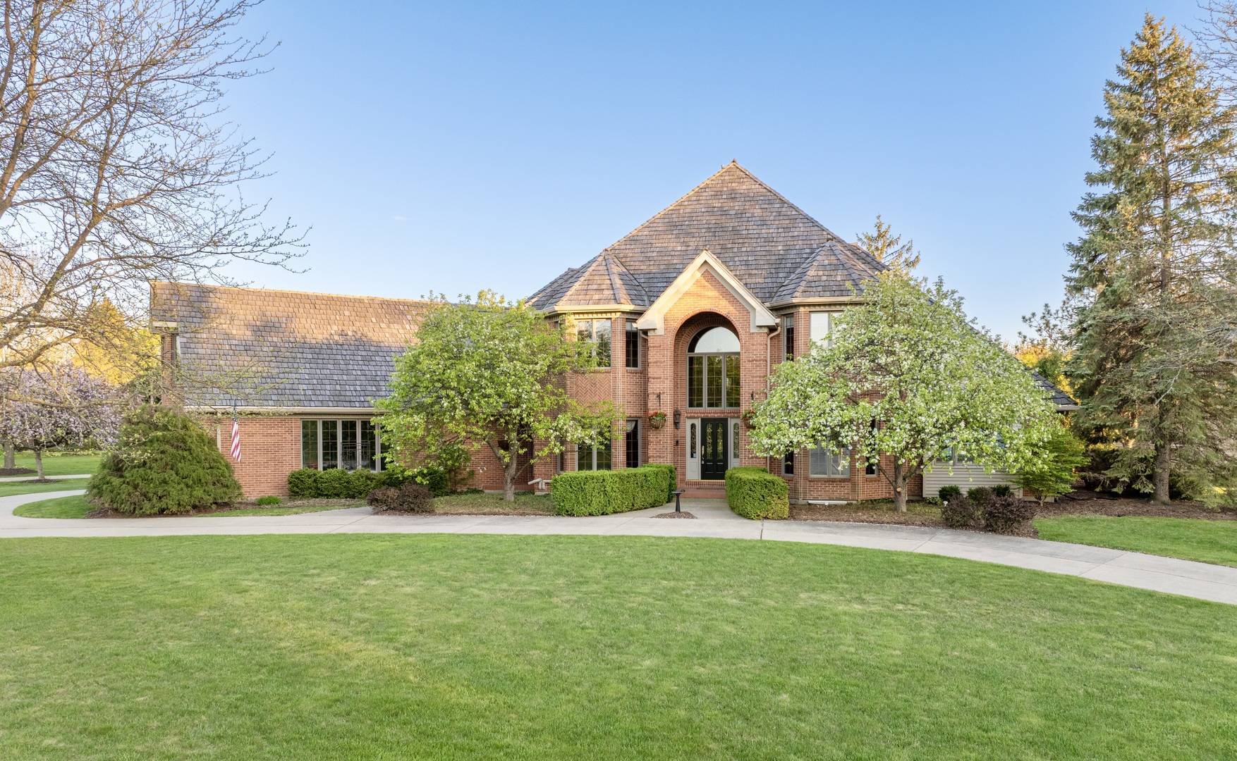 Libertyville, IL 60048,1211 Highgate Court