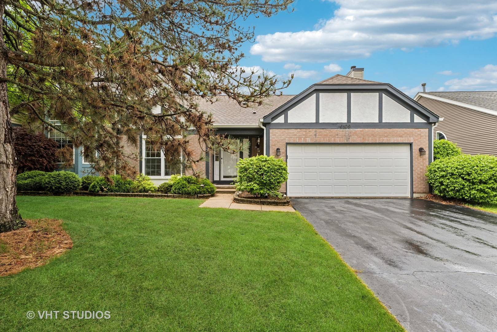 Gurnee, IL 60031,6109 Golfview Drive #6109