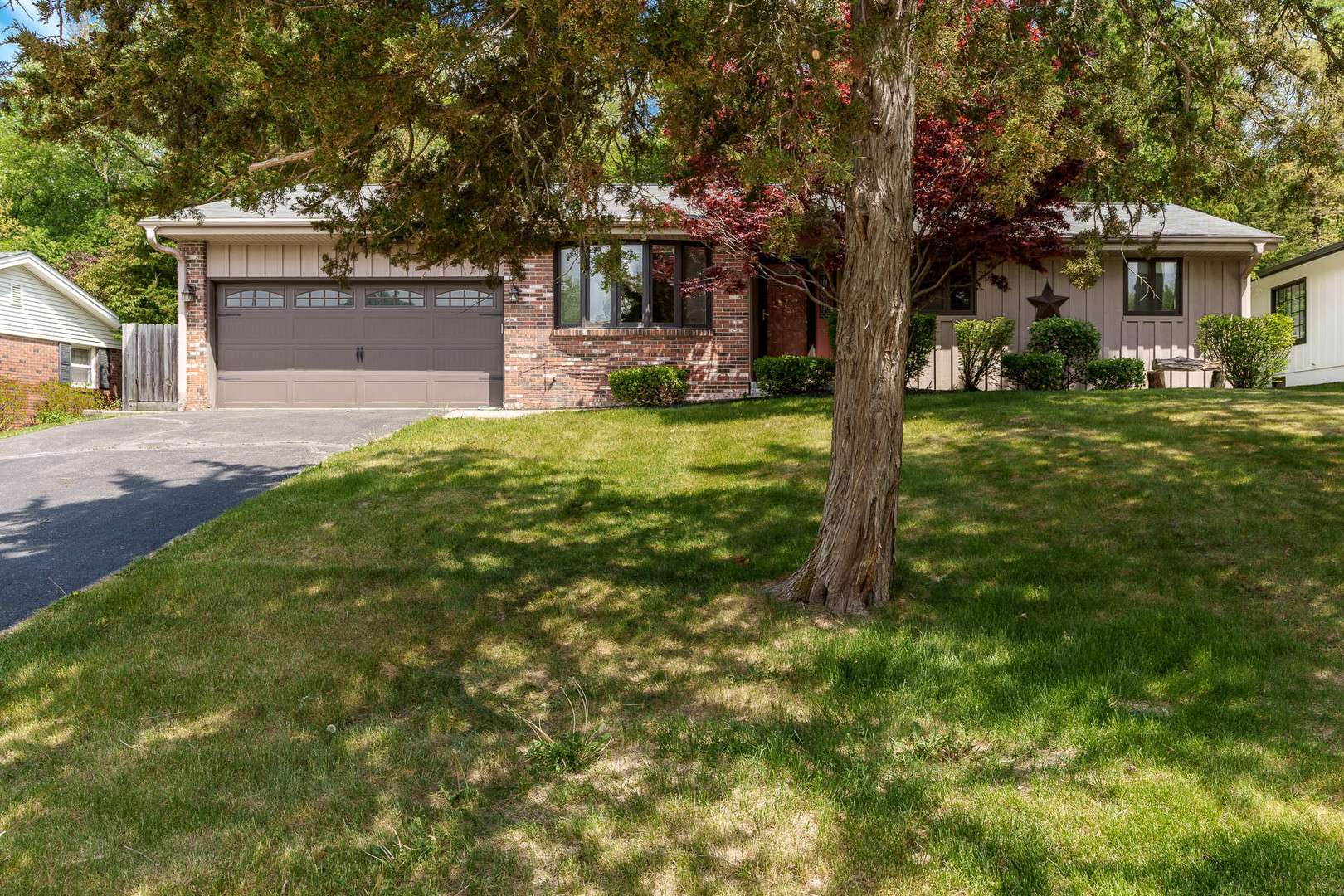 Rockford, IL 61107,4922 Brookview Road