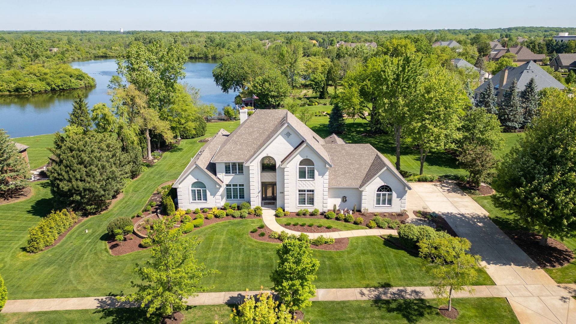 Mokena, IL 60448,11658 COUNTRY POND Drive