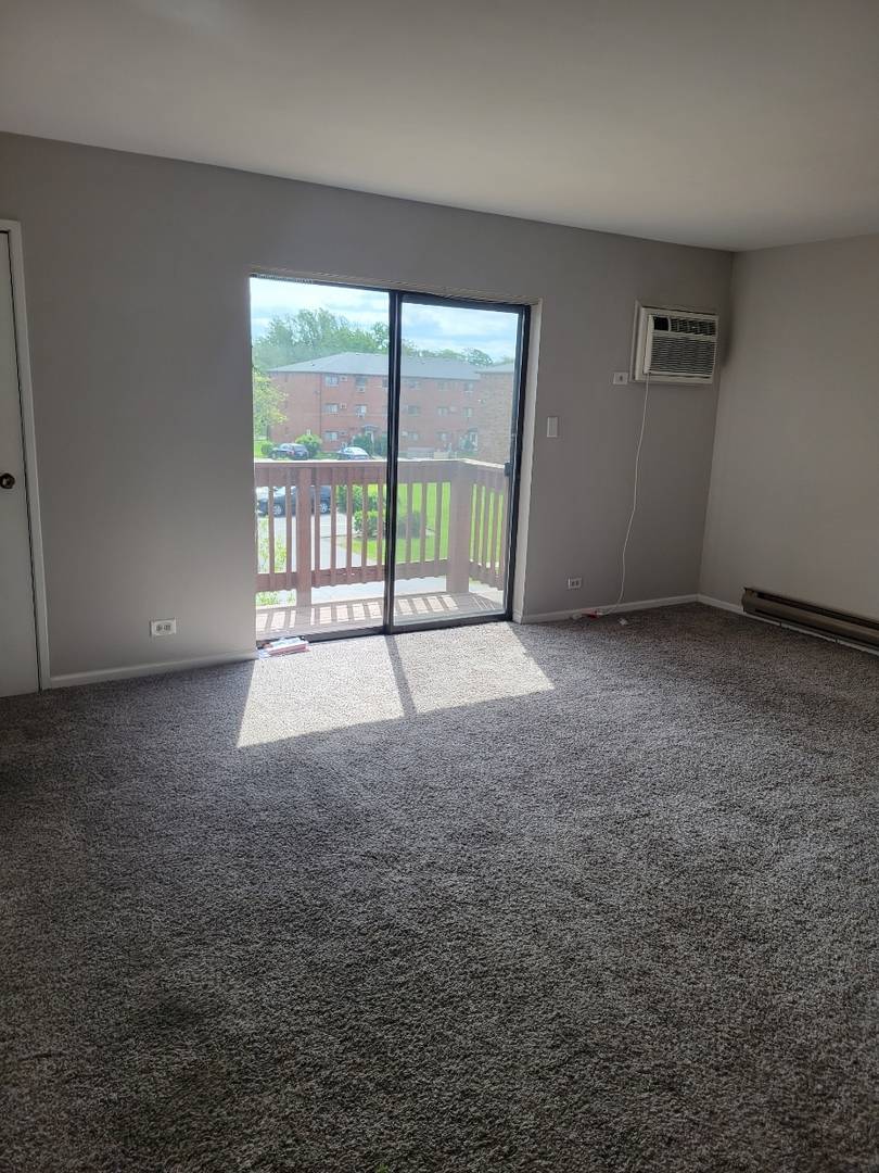 Glendale Heights, IL 60139,1140 Cedar Street #3A