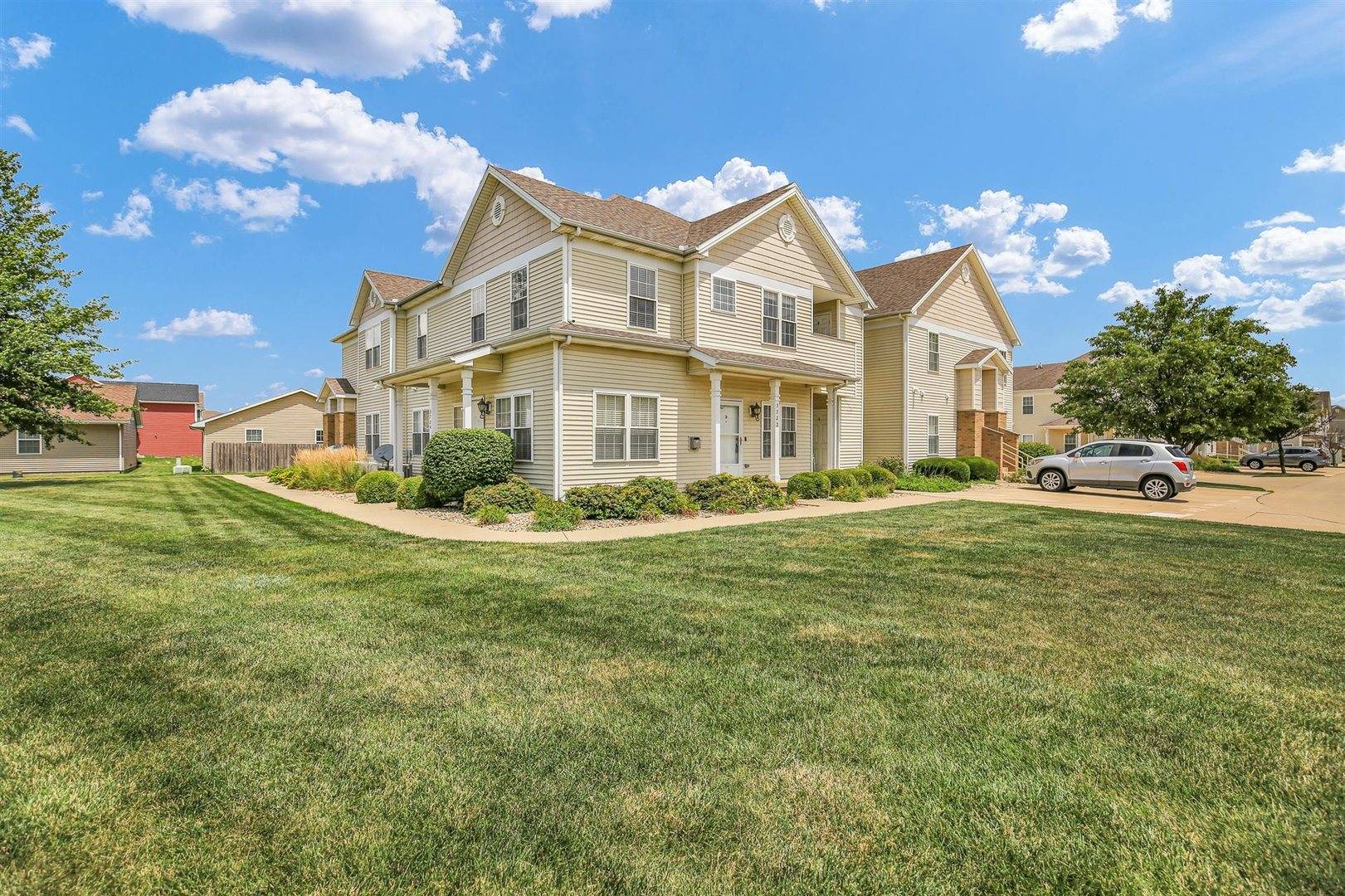 Champaign, IL 61822,3722 Balcary Bay #0