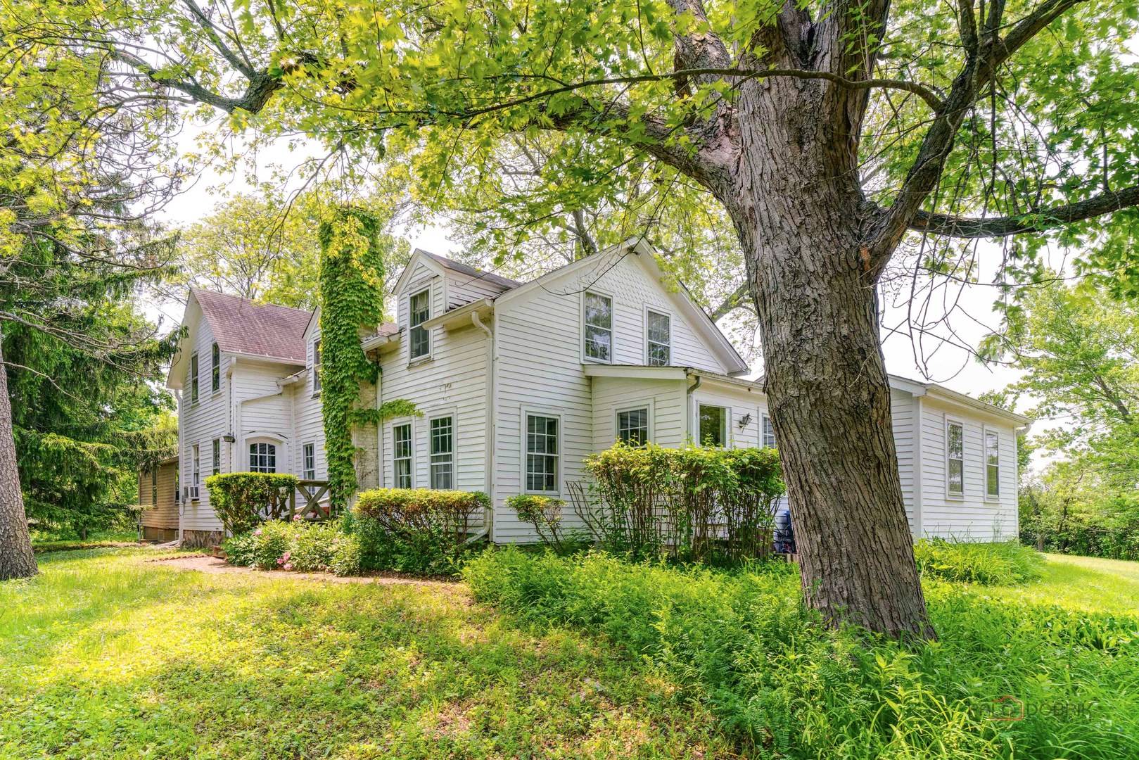 Libertyville, IL 60048,30128 N Saint Marys Road