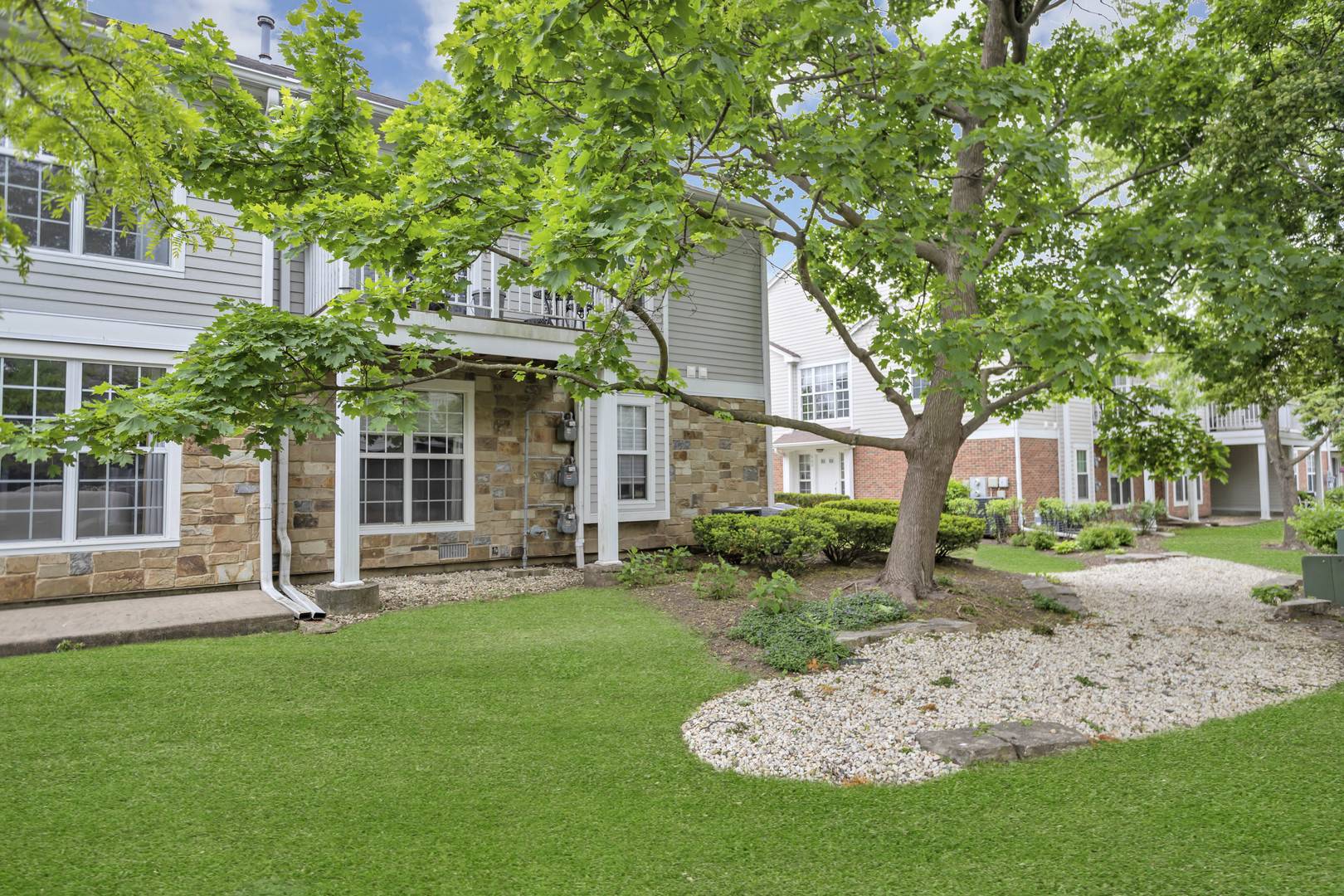 Vernon Hills, IL 60061,886 Ann Arbor Lane