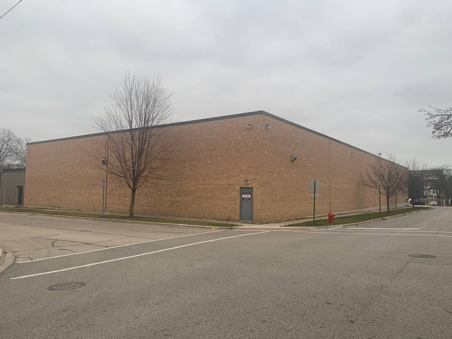 Libertyville, IL 60048,410 E Church Street