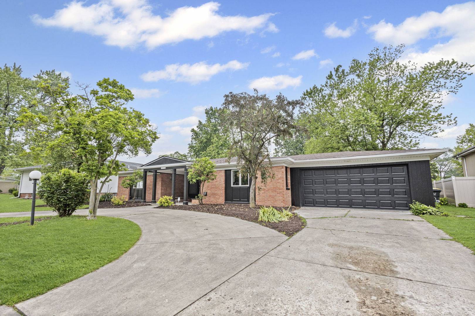 Lansing, IL 60438,18908 E Louise Drive
