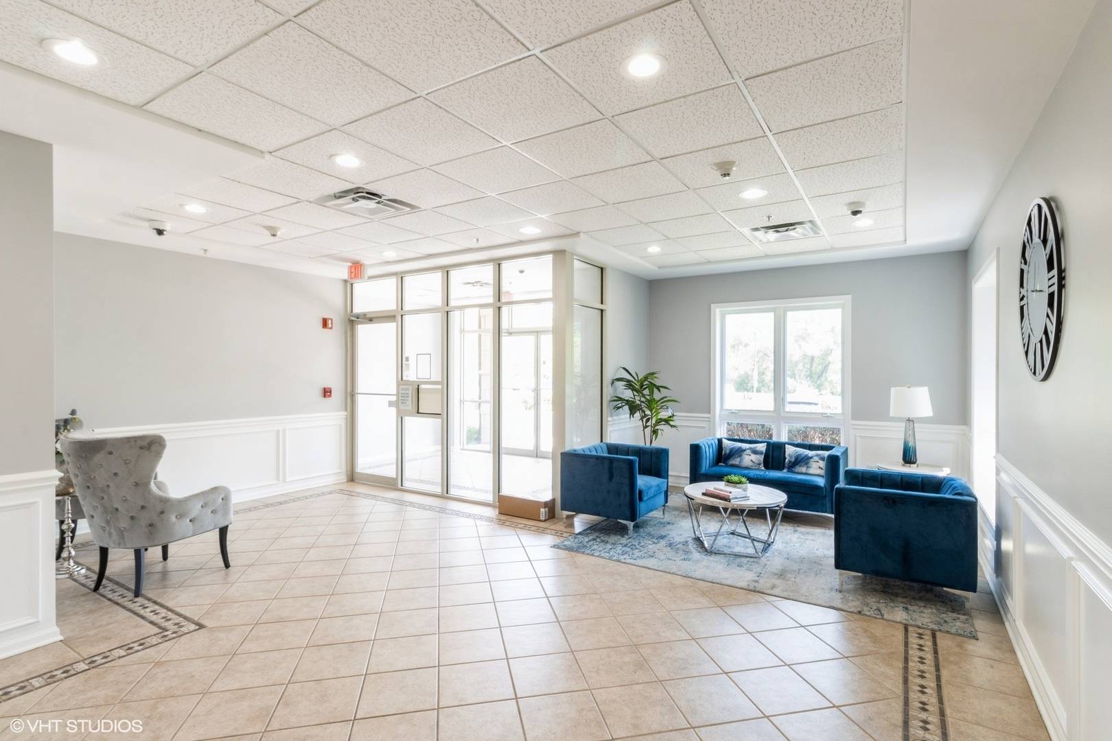 Niles, IL 60714,6807 N Milwaukee Avenue #303