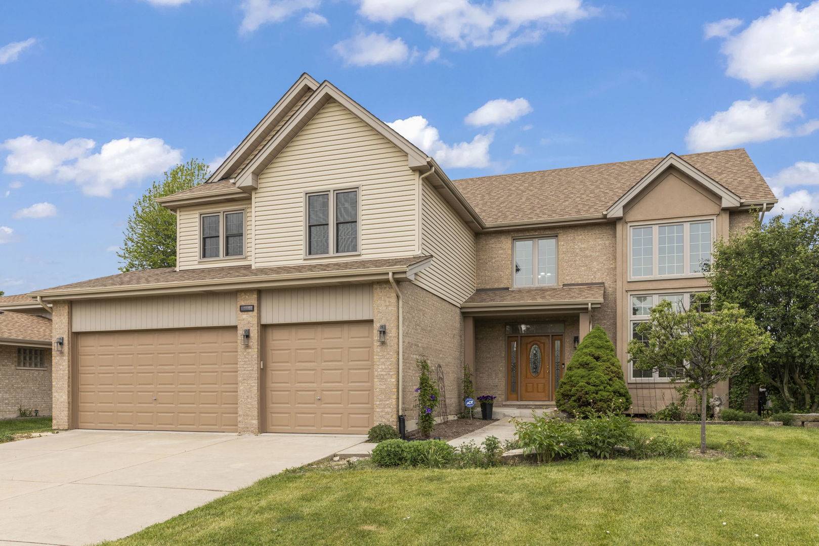 Woodridge, IL 60517,8220 Paddington Road