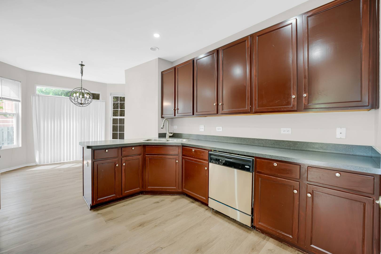 Plainfield, IL 60586,4914 Montauk Drive