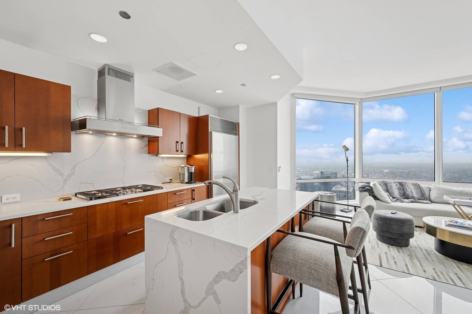 Chicago, IL 60611,401 N Wabash Avenue #84G