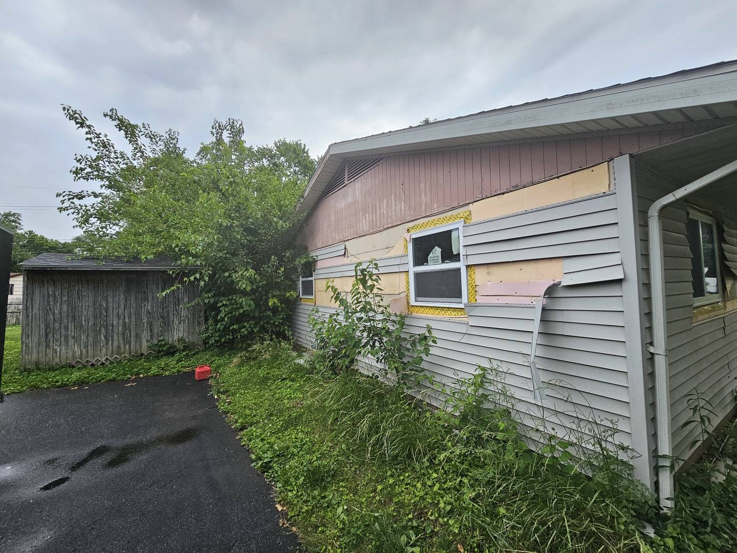 Sauget, IL 62206,1161 HALLORAN Street