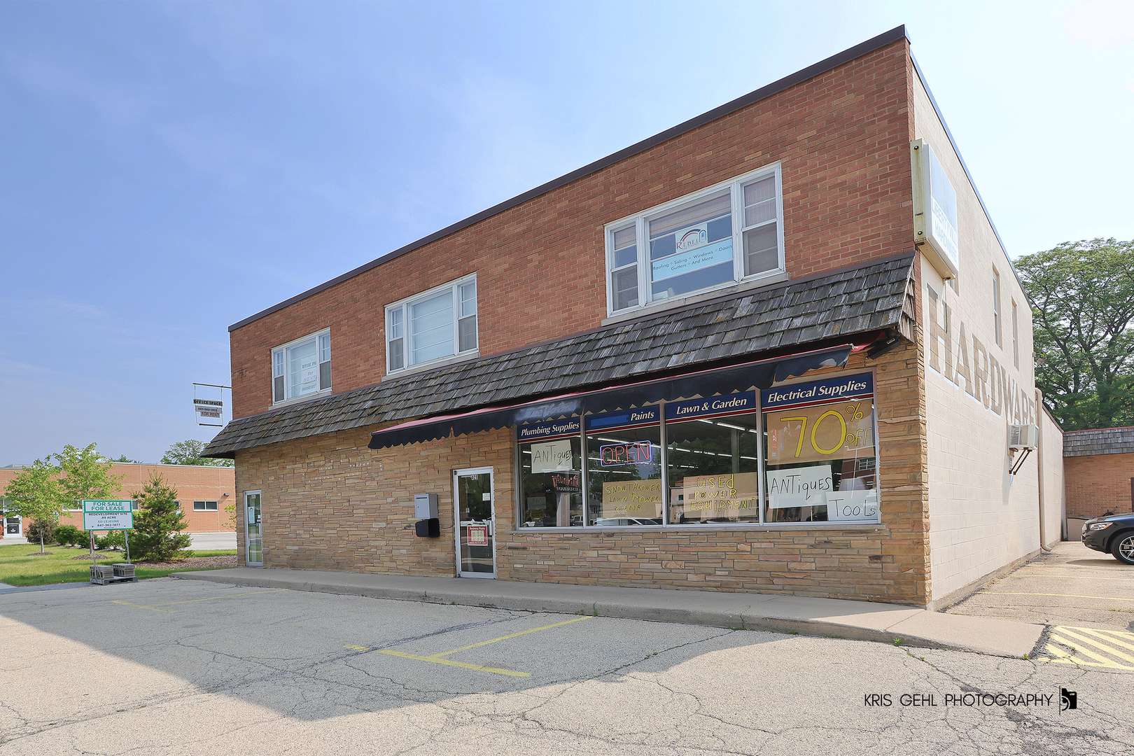 Libertyville, IL 60048,426 S Milwaukee Avenue
