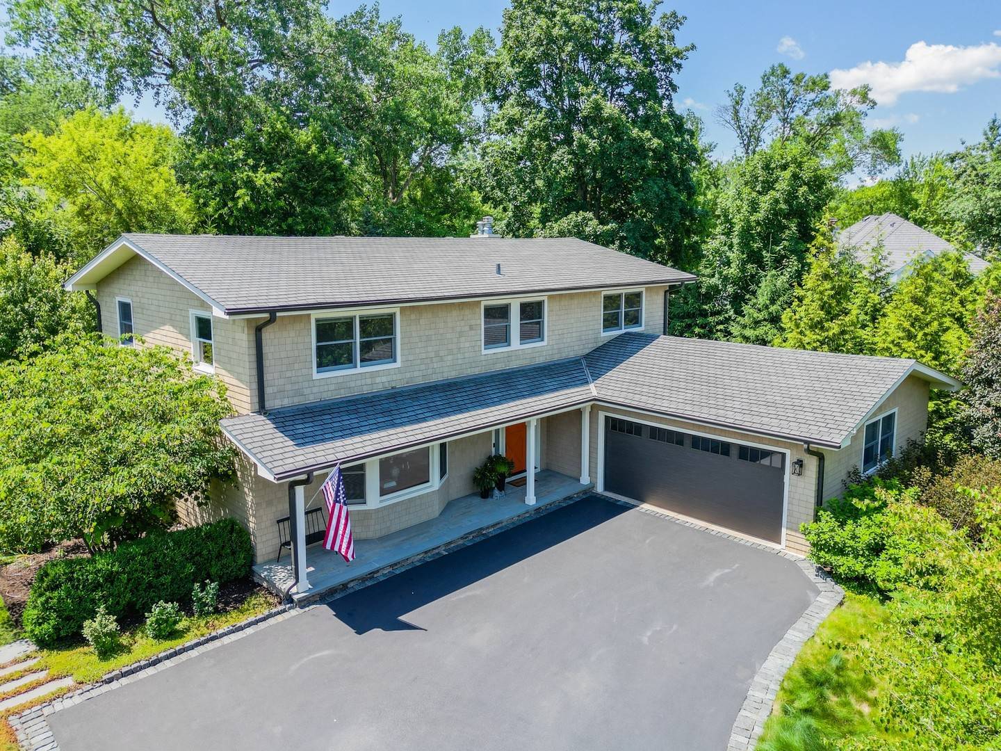 Libertyville, IL 60048,821 Sandstone Drive