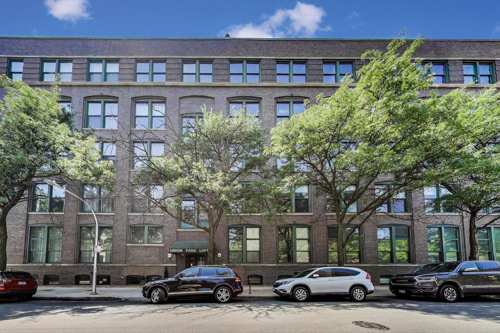 Chicago, IL 60607,1327 W WASHINGTON Boulevard #4C