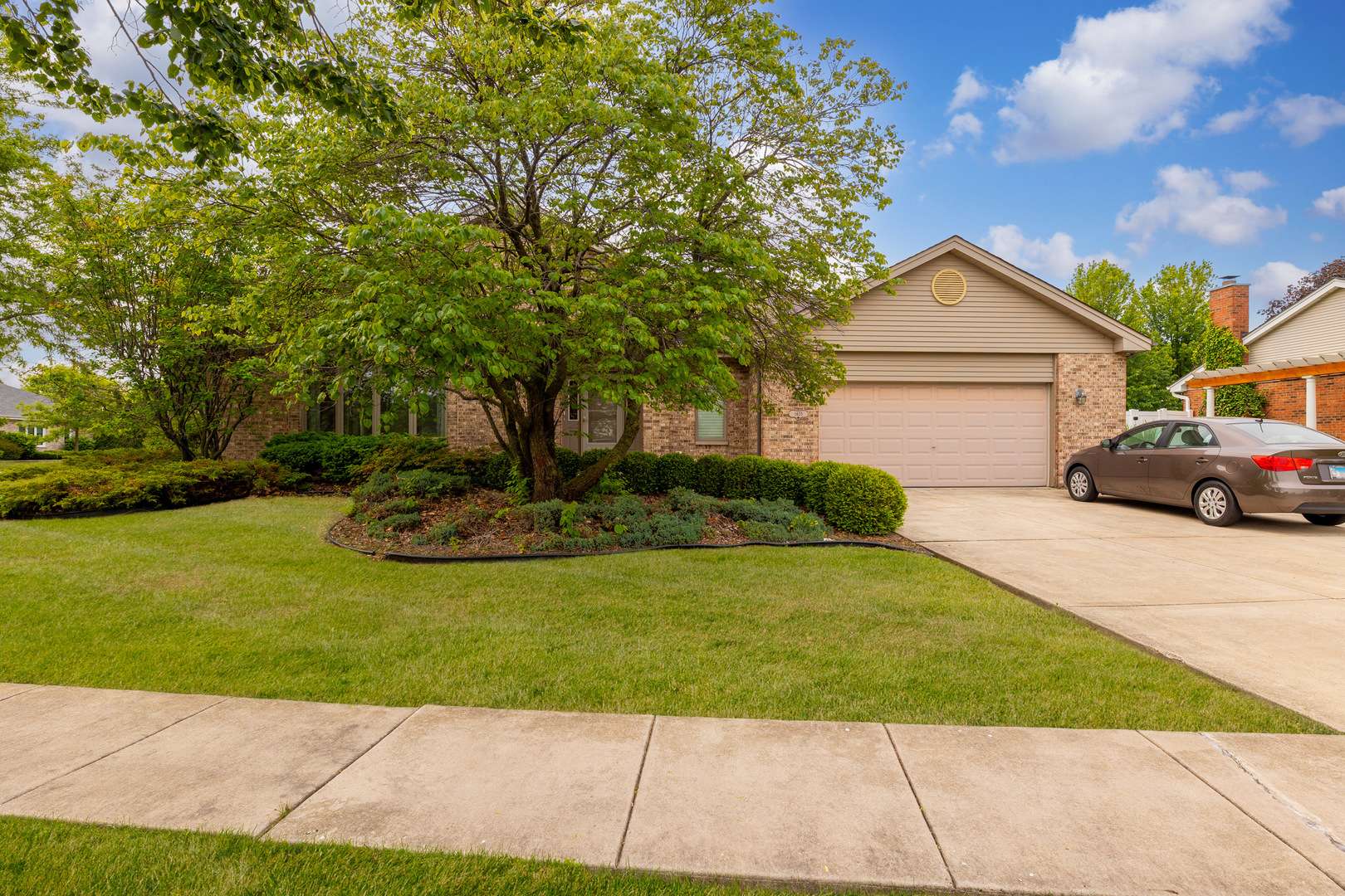 Woodridge, IL 60517,1405 Westminster Drive