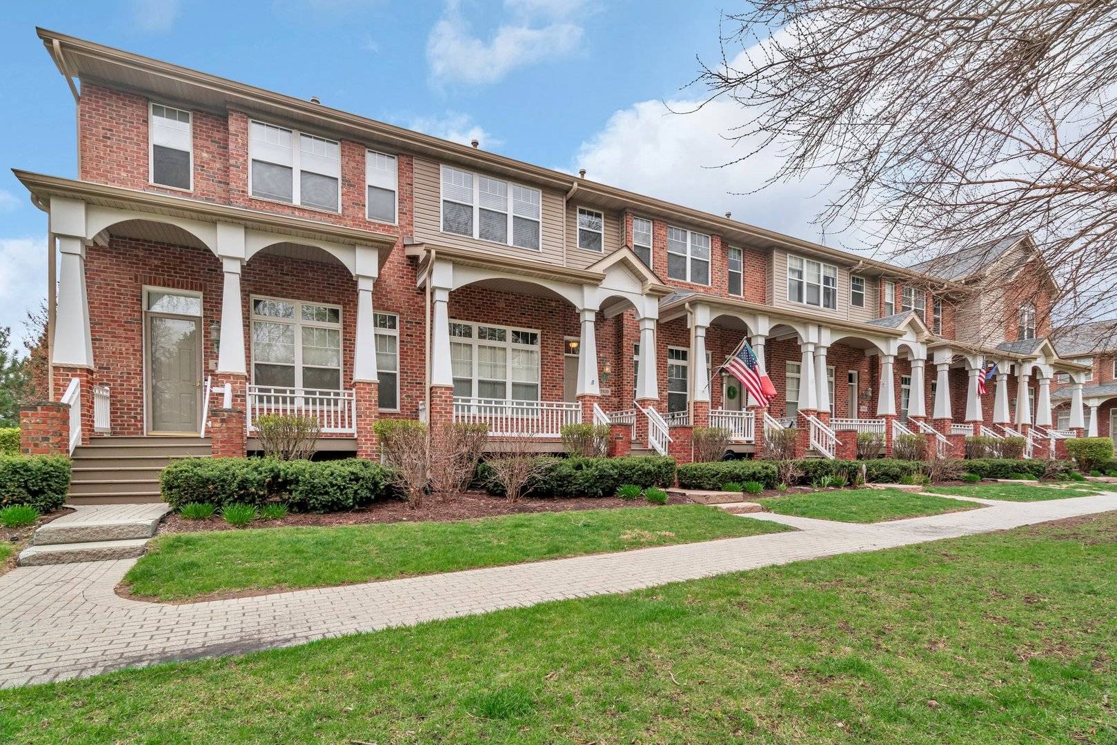 Lisle, IL 60532,1109 Longwood Drive