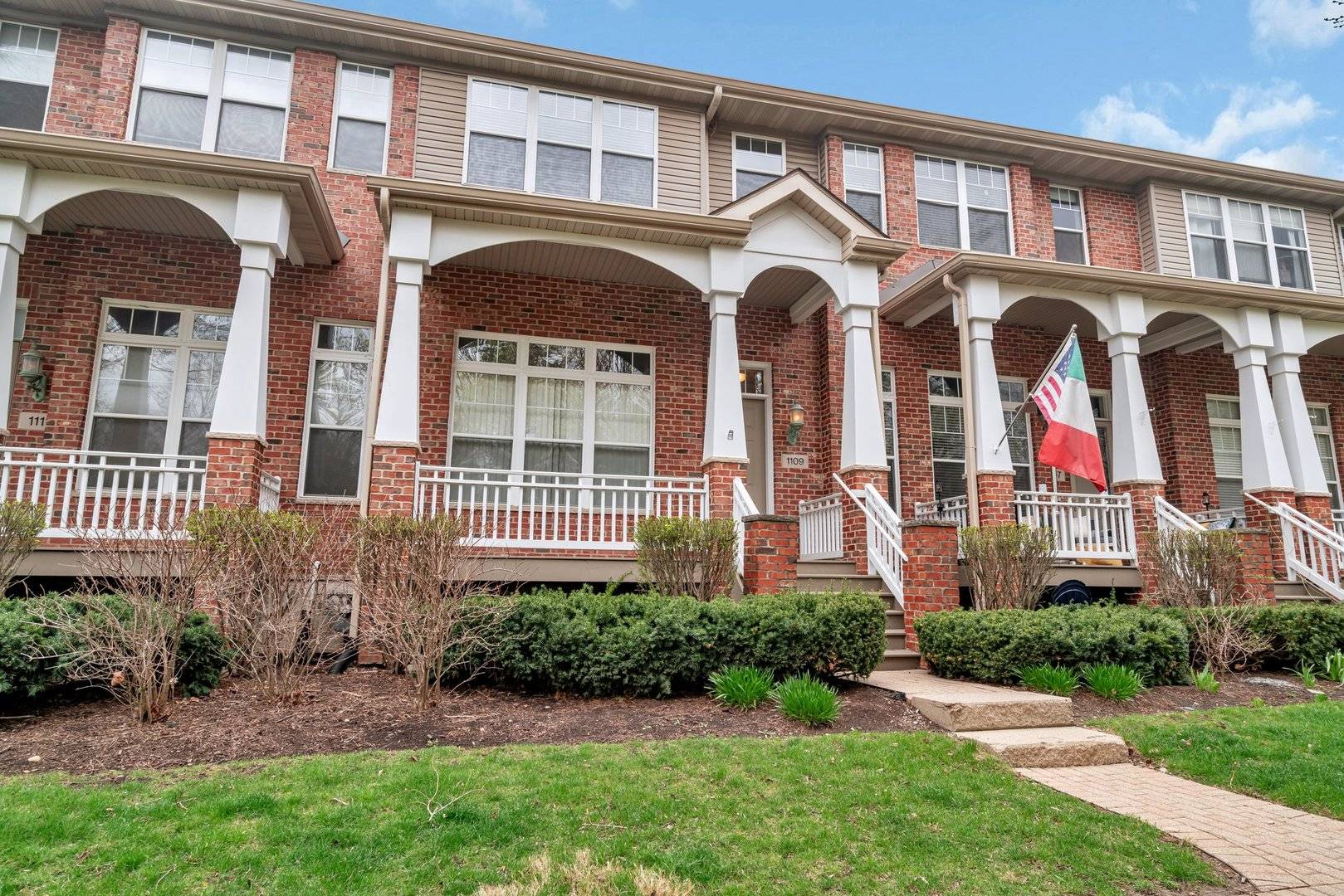 Lisle, IL 60532,1109 Longwood Drive