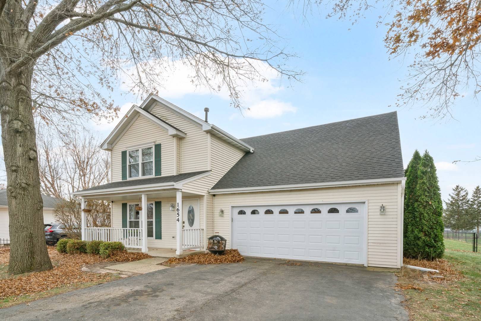 Lake Holiday, IL 60548,1654 Hilda Drive