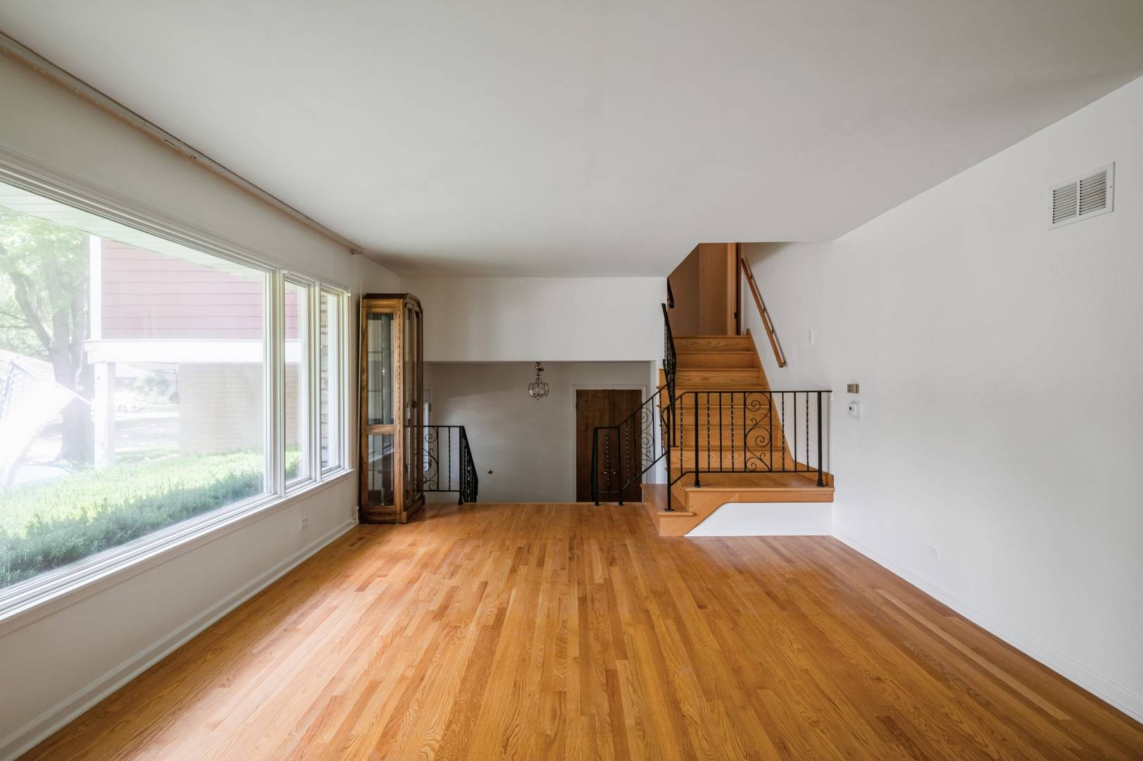 Deerfield, IL 60015,1720 Central Avenue