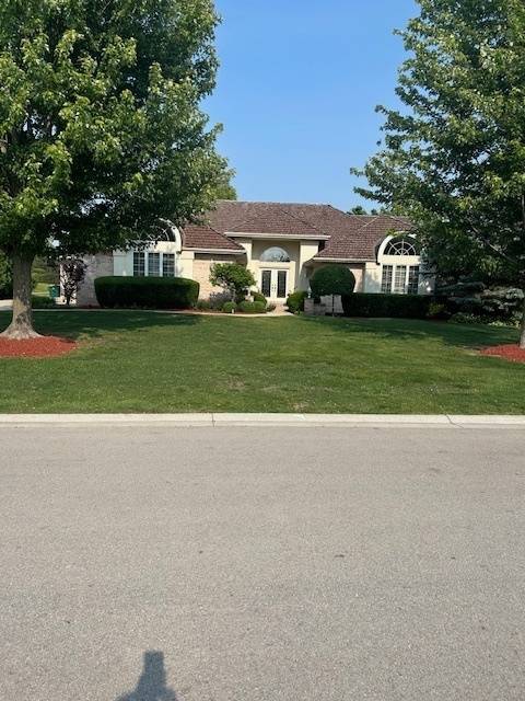 Lemont, IL 60439,17 RUFFLED FEATHERS Drive