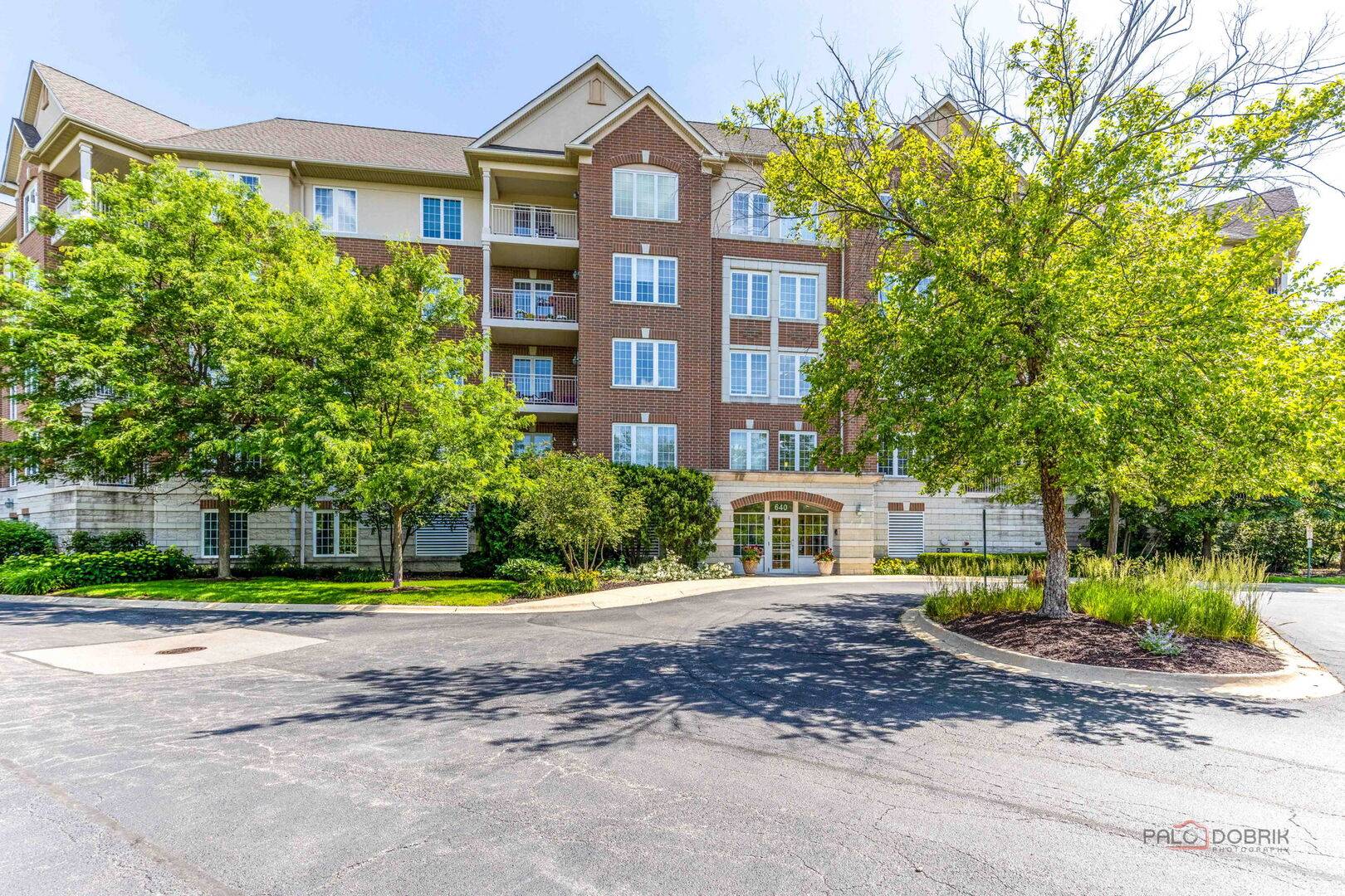 Deerfield, IL 60015,640 Robert York Avenue #306