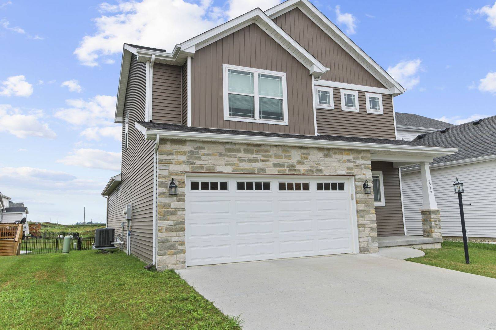 Champaign, IL 61822,3217 Palmer Drive