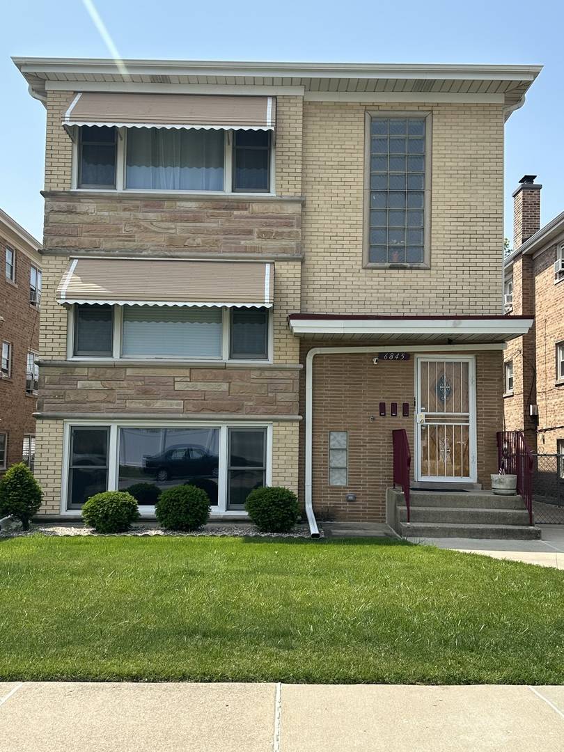 Harwood Heights, IL 60706,6845 W Leland Avenue #G