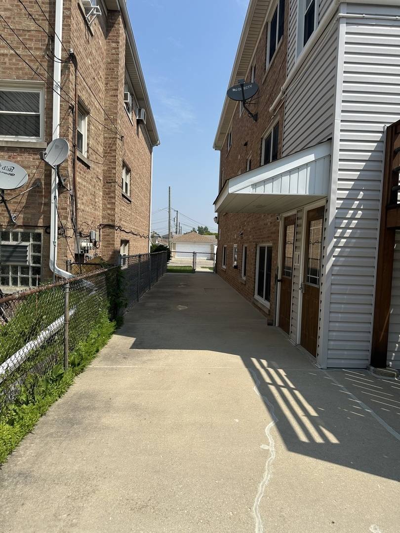 Harwood Heights, IL 60706,6845 W Leland Avenue #G