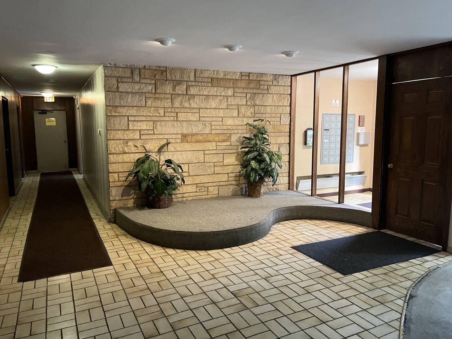 Oak Park, IL 60302,415 Wesley Avenue #21